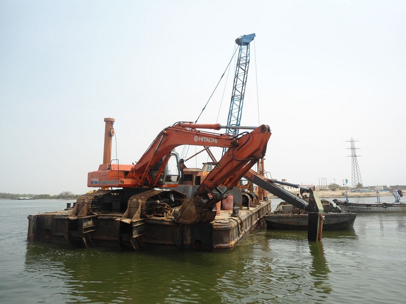 Grab Dredger